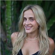 Profesora de canto, interpretación de la música